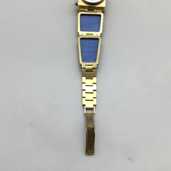 Vintage Chaika Yanka Hidden Dial Womens Watch 20mm Gold Tone Blue Manual Wind